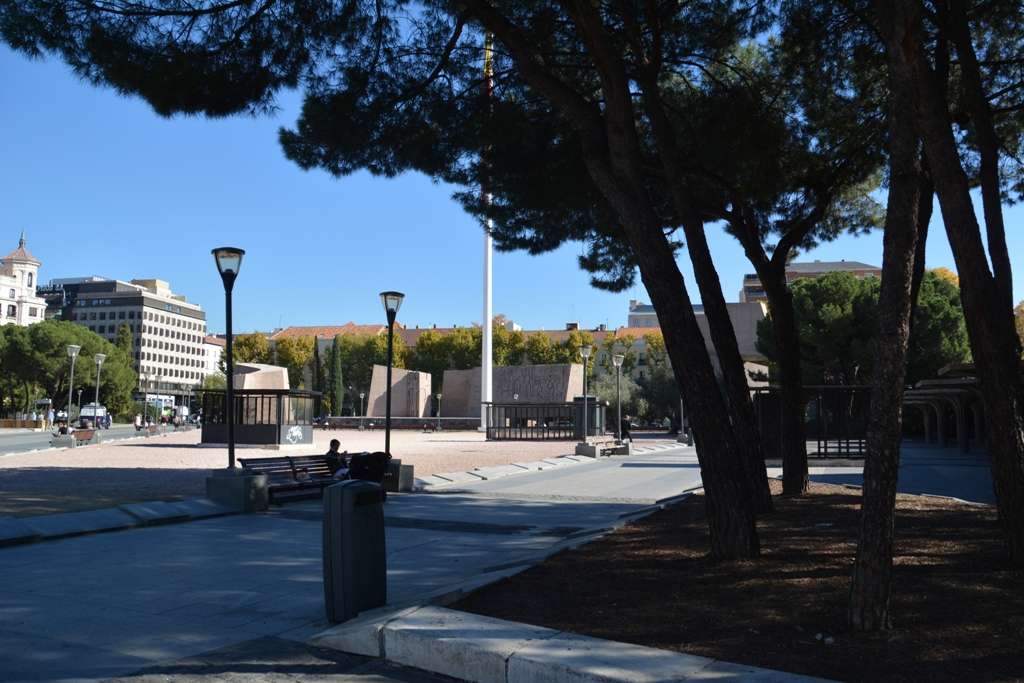 rincones para patinar en Madrid - Jardines del descubrimiento